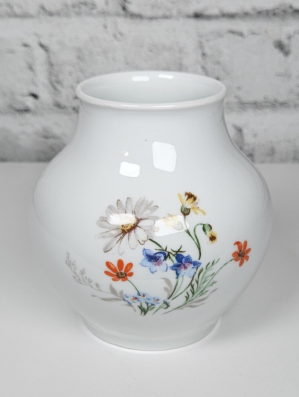 Royal Porzellan Bavaria KPM Handarbeit Floral Porcelain Vase 5 Inch